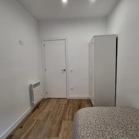 33a03 Apto 4 Pax En Apartman Langreo